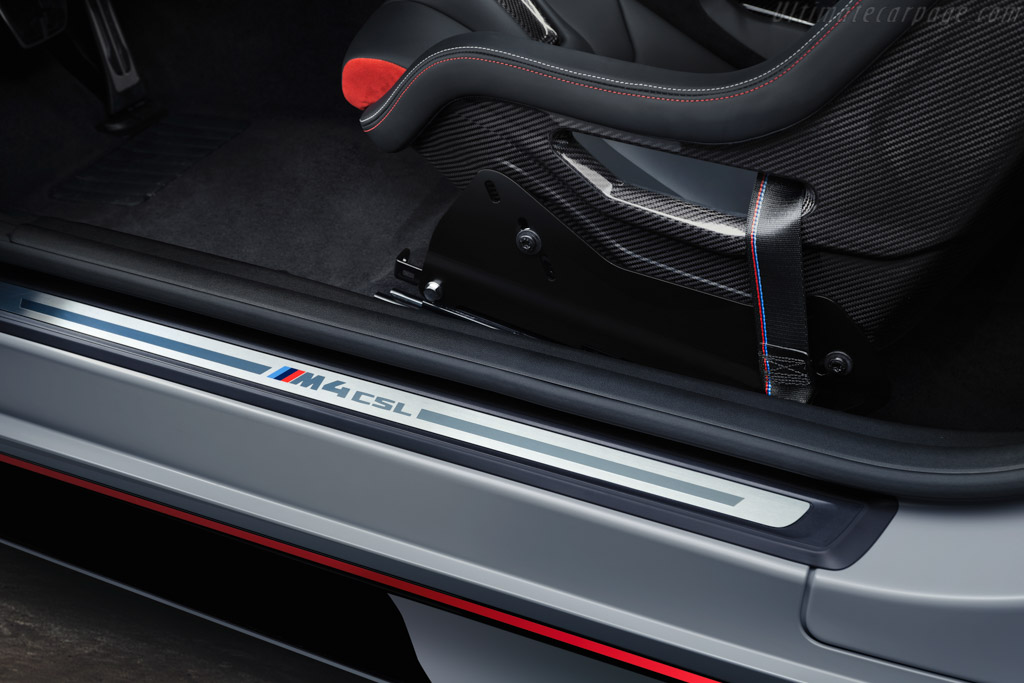BMW M4 CSL