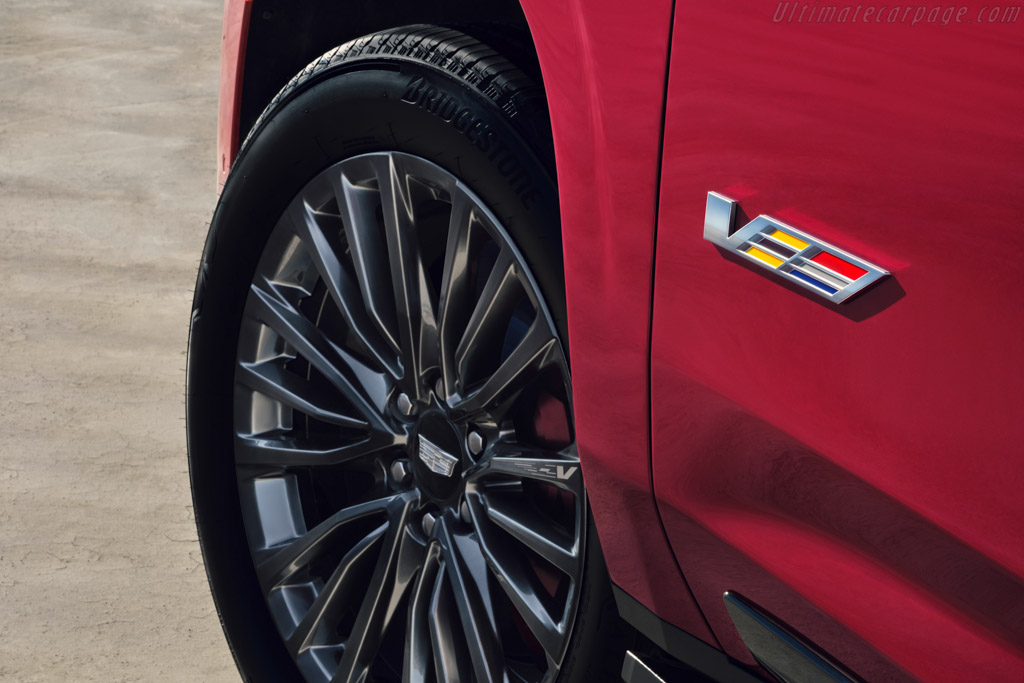 Cadillac Escalade-V