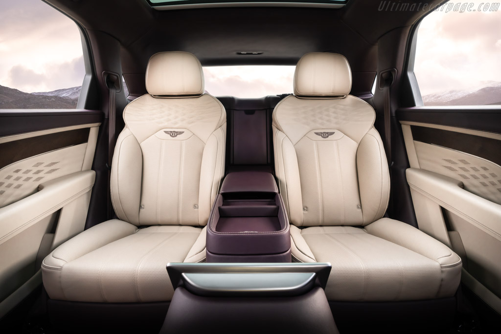 Bentley Bentayga V8 EWB