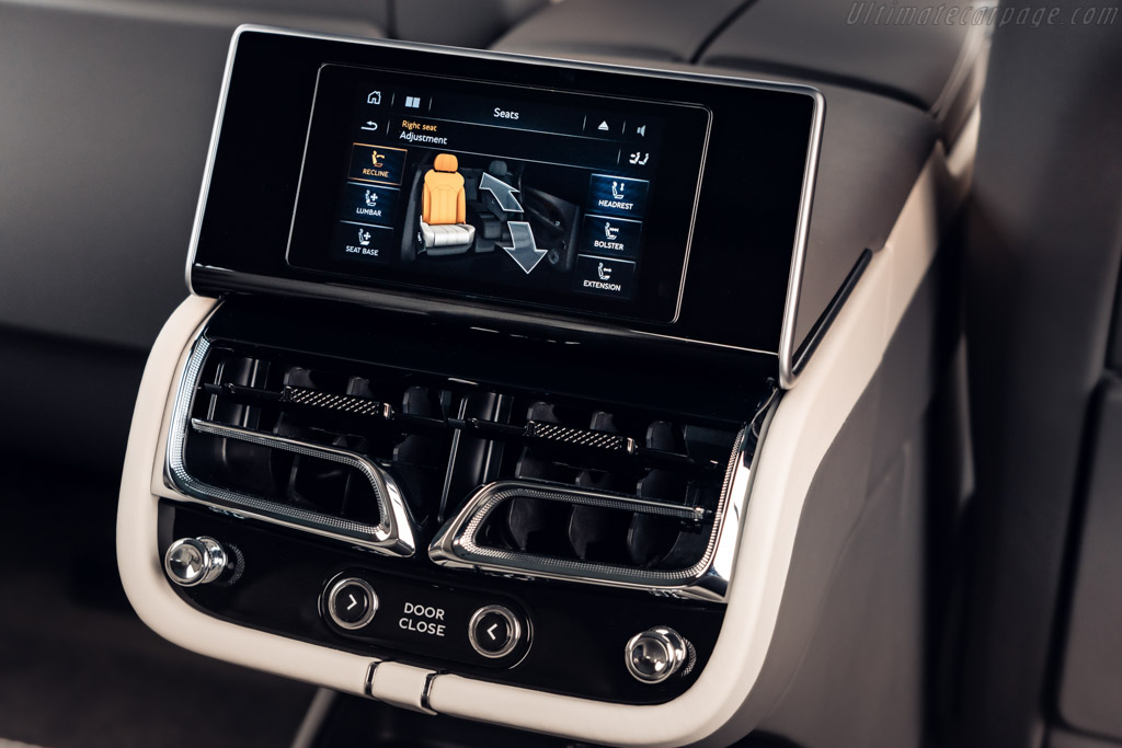 Bentley Bentayga V8 EWB