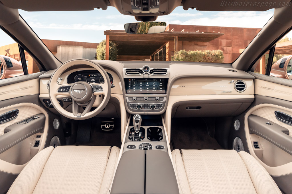 Bentley Bentayga V8 EWB