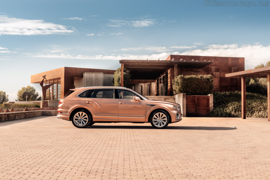 Bentley Bentayga V8 EWB