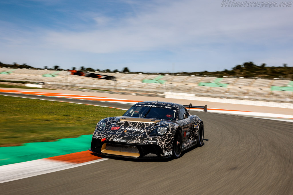Porsche 718 Cayman GT4 ePerformance