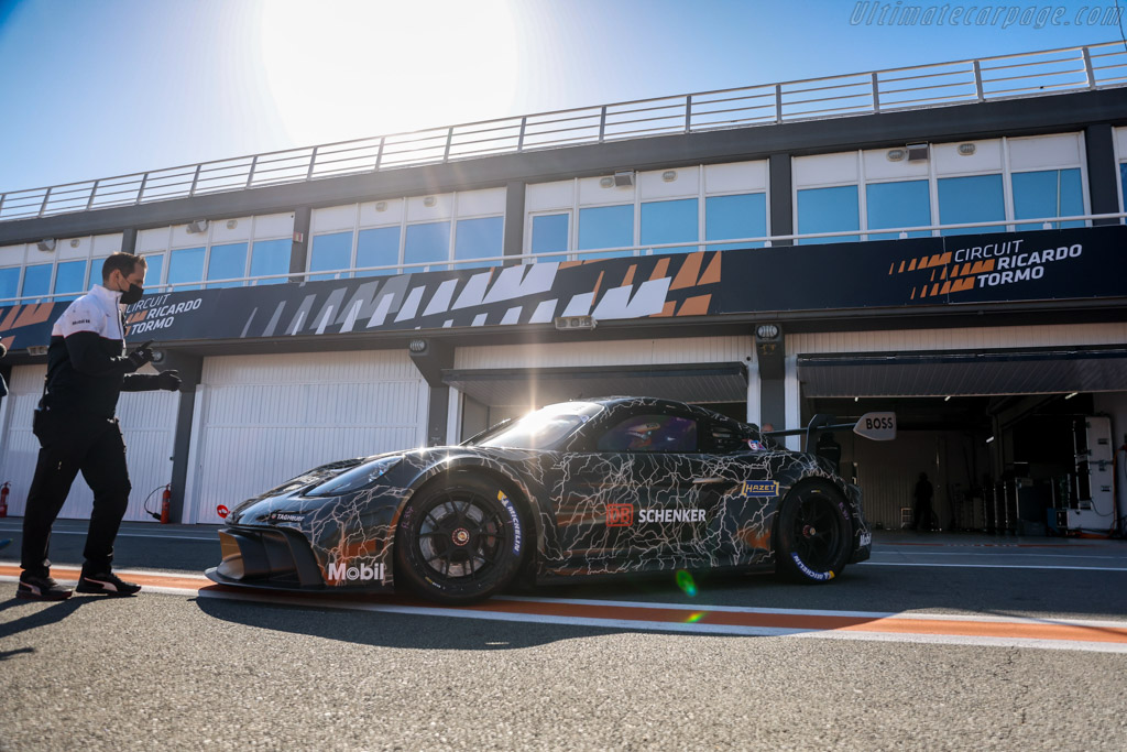 Porsche 718 Cayman GT4 ePerformance