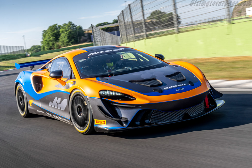 McLaren Artura GT4