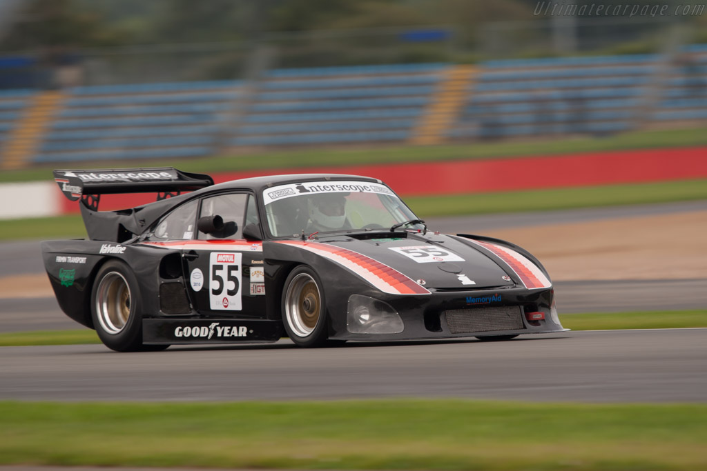 Porsche 935 K3 - Chassis: 000 0027  - 2010 Le Mans Series Silverstone 1000 km (ILMC)