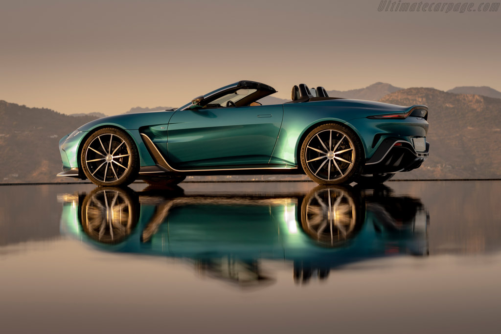 Aston Martin V12 Vantage Roadster