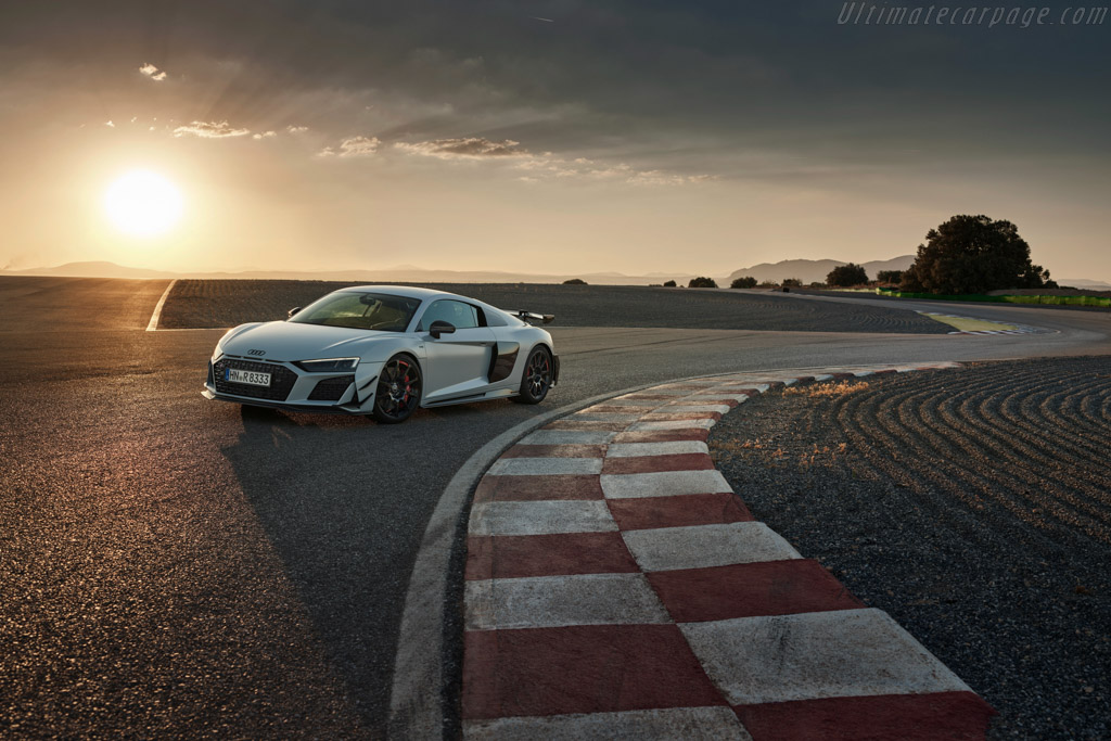 Audi R8 V10 GT RWD