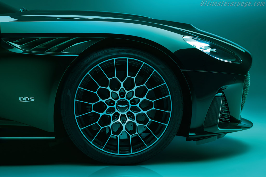 Aston Martin DBS 770 Ultimate