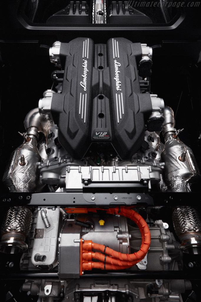 Lamborghini Revuelto