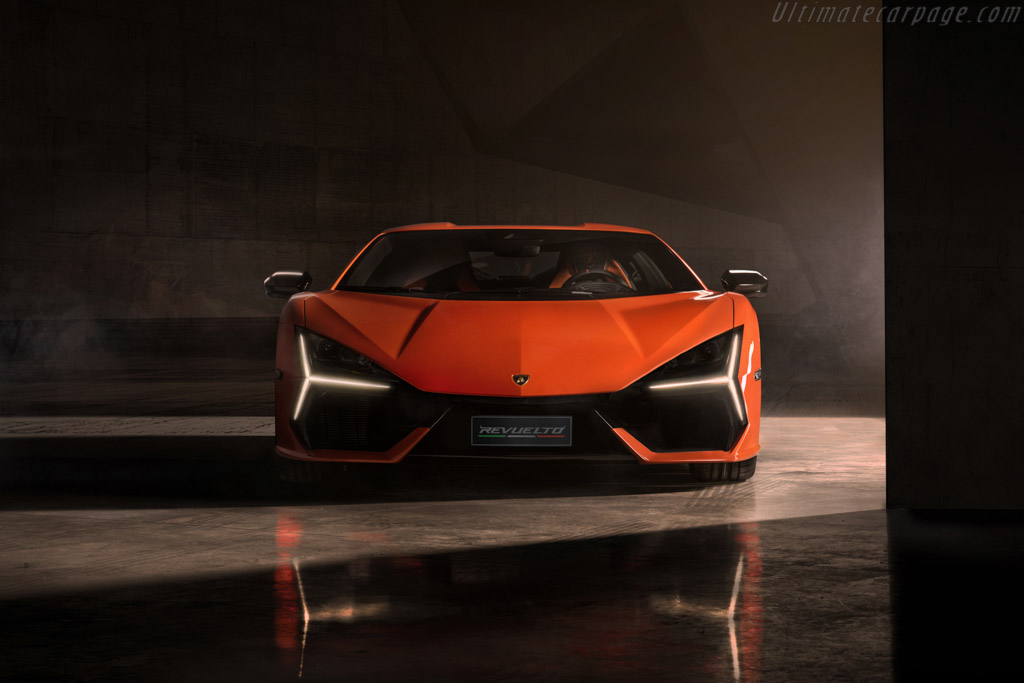Lamborghini Revuelto