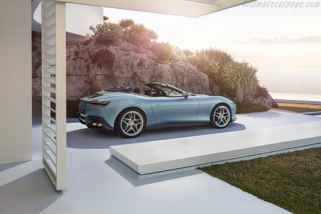 Ferrari Roma Spider