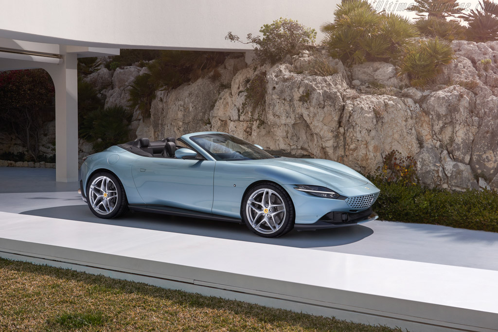 Ferrari Roma Spider