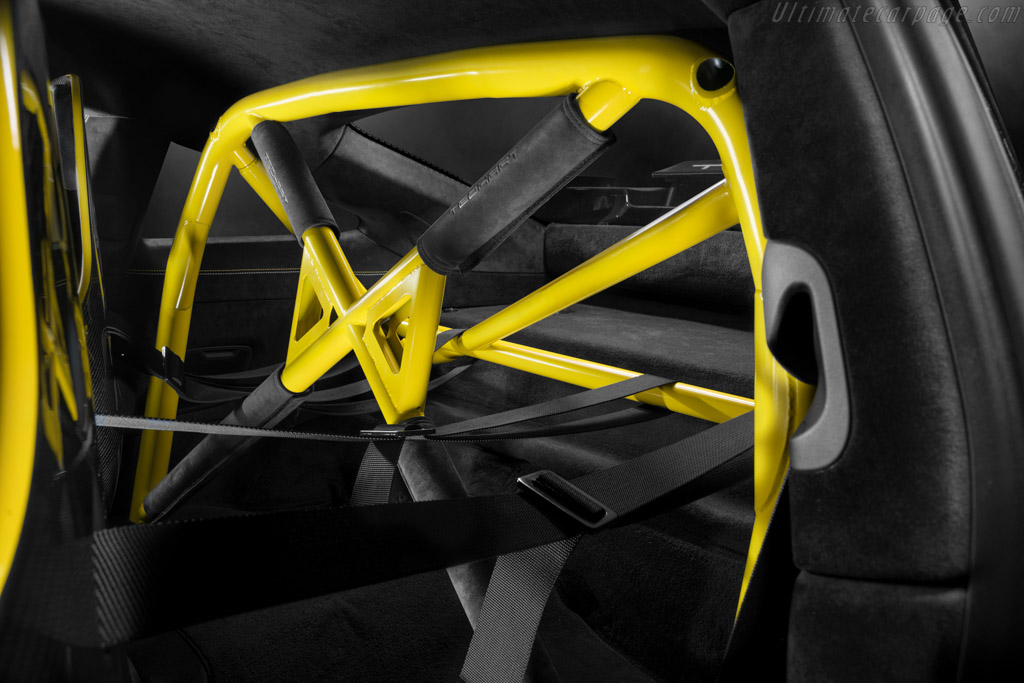 Techart GTstreet R Flyweight