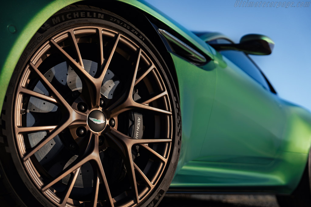 Aston Martin DB12 Coupe