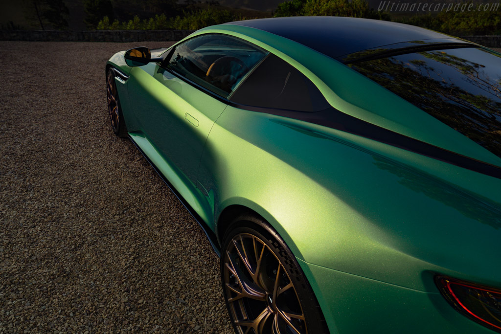 Aston Martin DB12 Coupe
