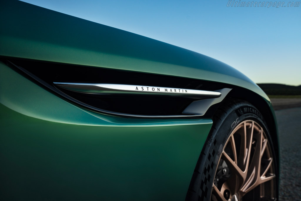 Aston Martin DB12 Coupe