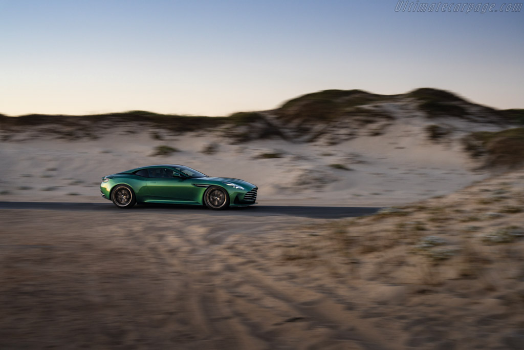 Aston Martin DB12 Coupe