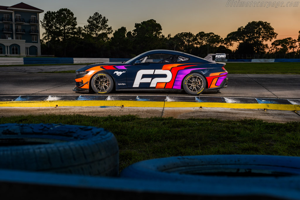 Ford Mustang GT4