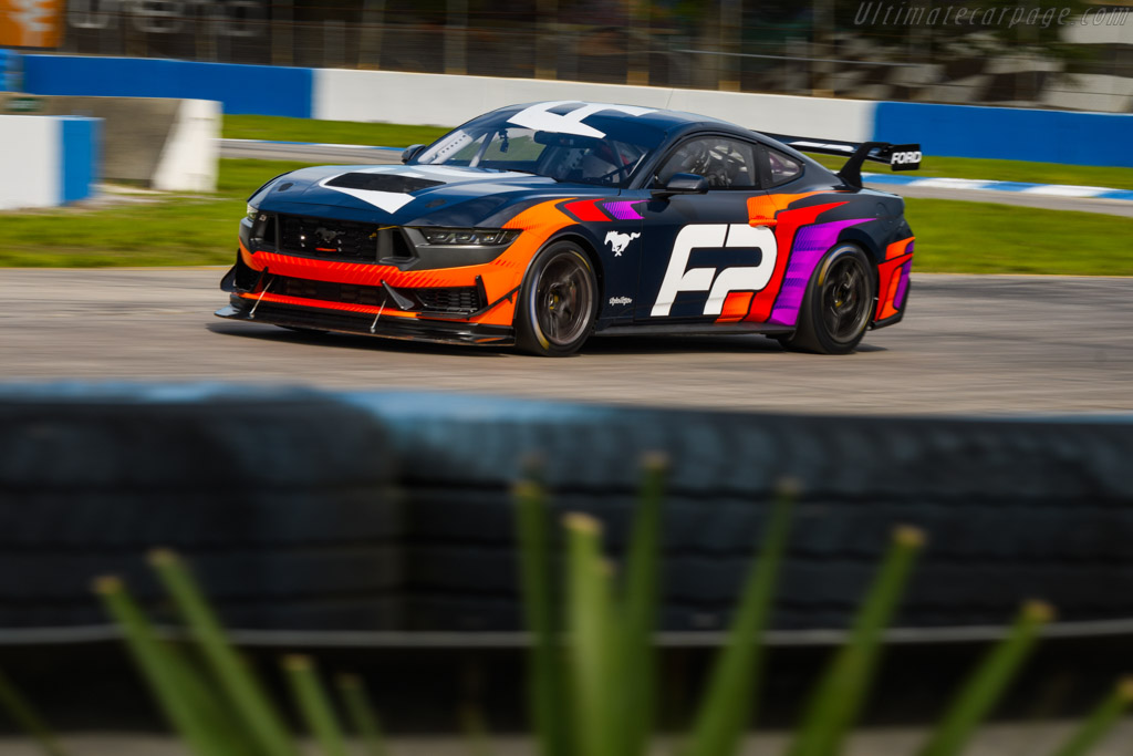 Ford Mustang GT4
