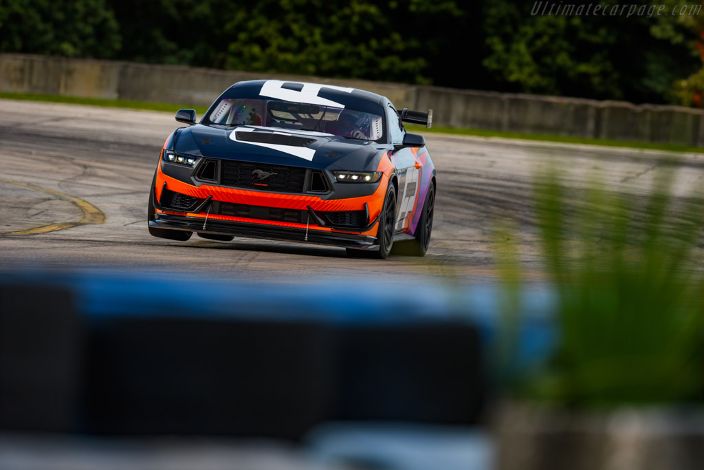 Ford Mustang GT4