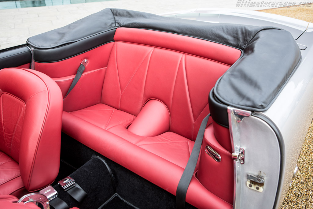 Aston Martin DB6 Volante