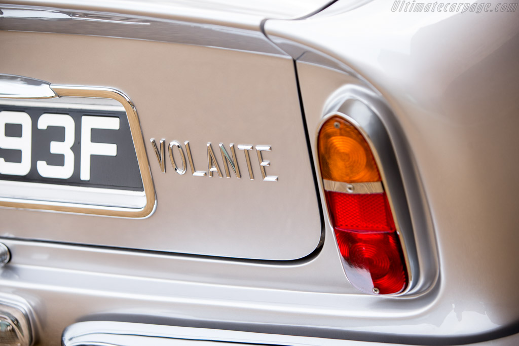 Aston Martin DB6 Volante