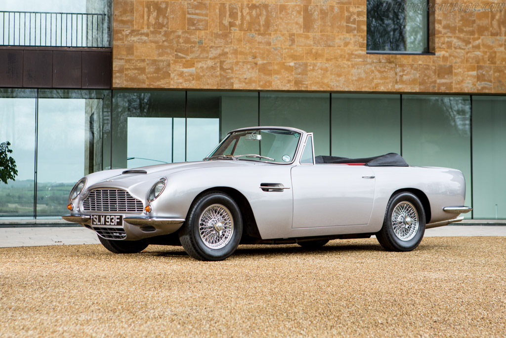 Aston Martin DB6 Volante