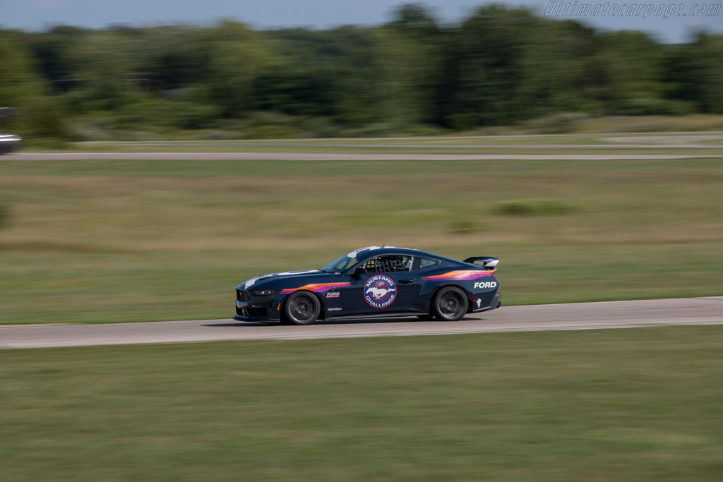 Ford Mustang Black Horse R