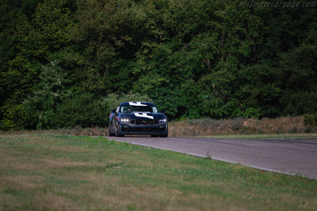 Ford Mustang Black Horse R