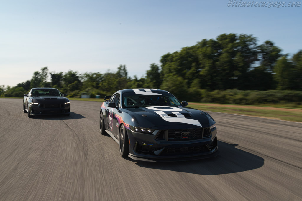Ford Mustang Black Horse R