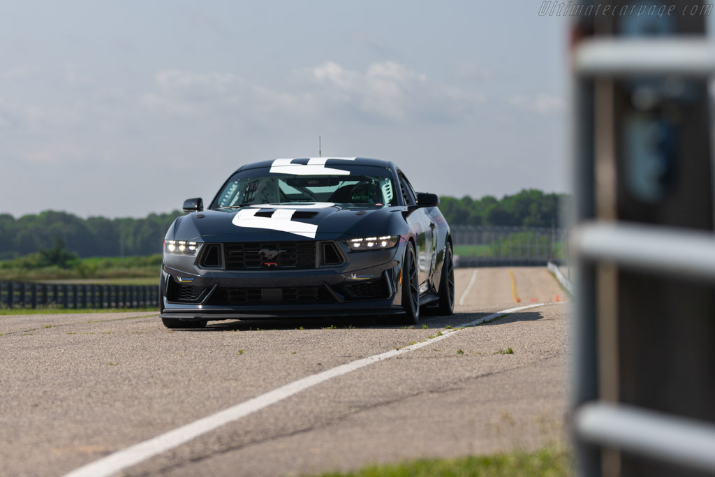 Ford Mustang Black Horse R
