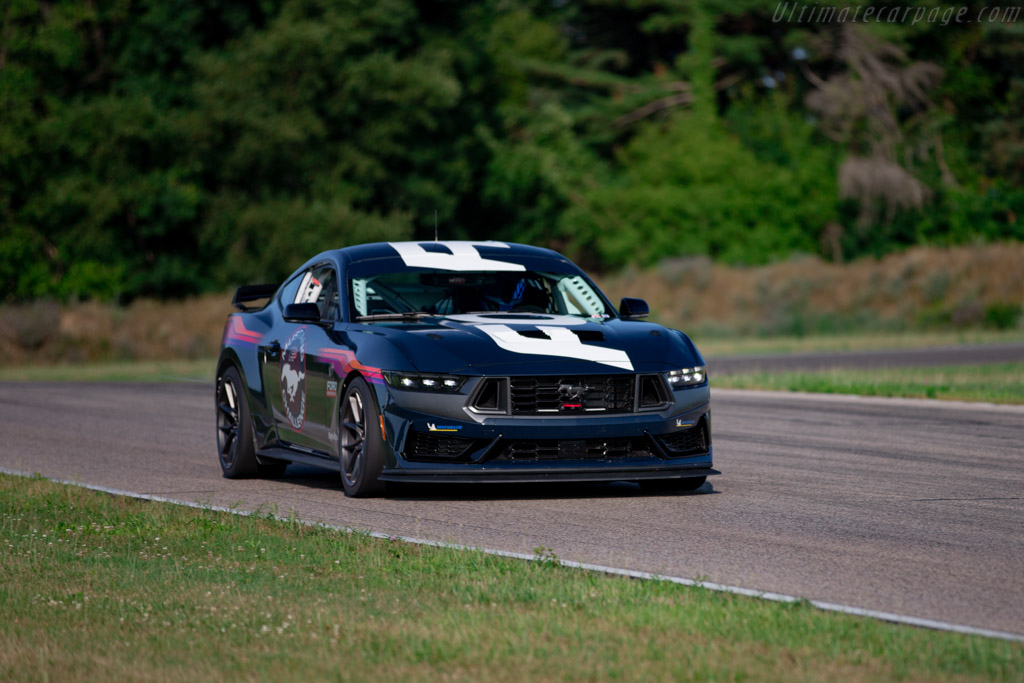 Ford Mustang Black Horse R