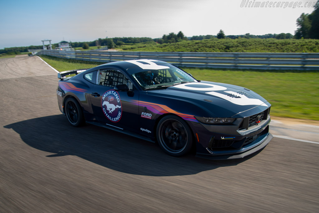 Ford Mustang Black Horse R