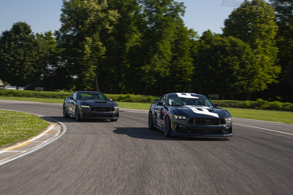 Ford Mustang Black Horse R