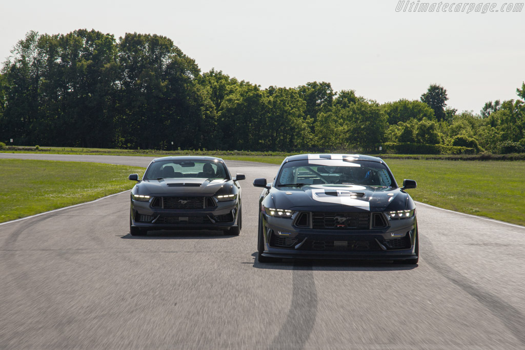 Ford Mustang Black Horse R