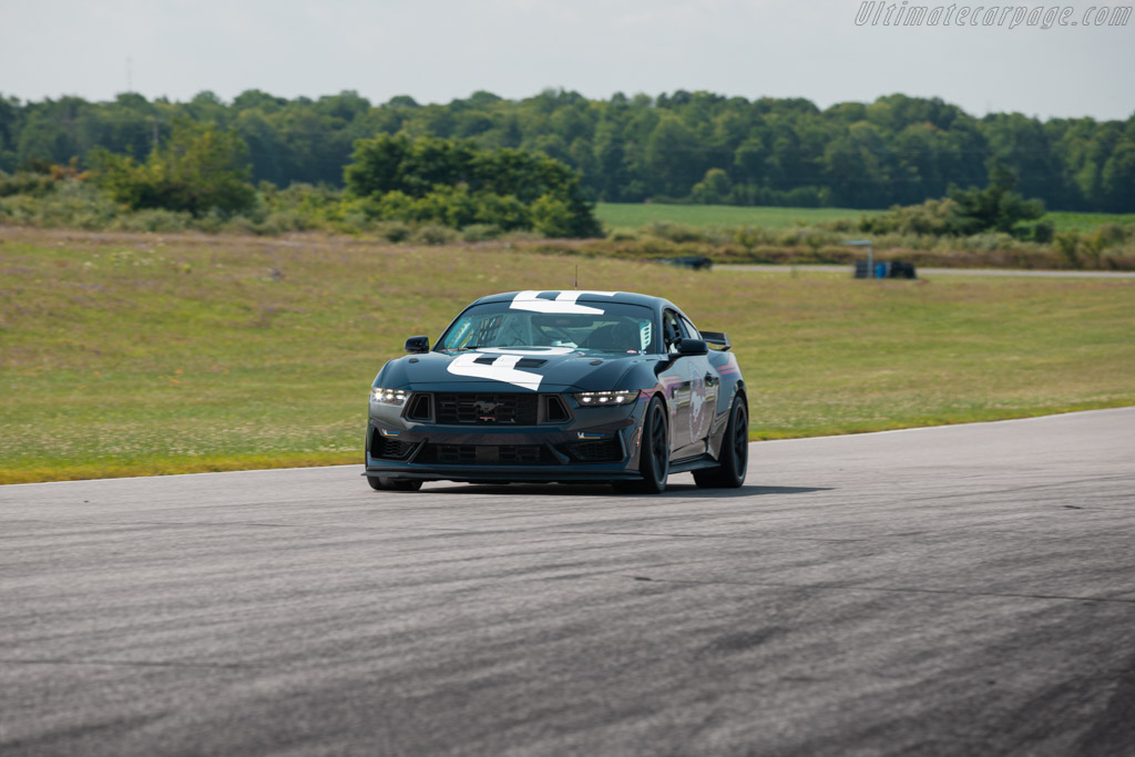 Ford Mustang Black Horse R
