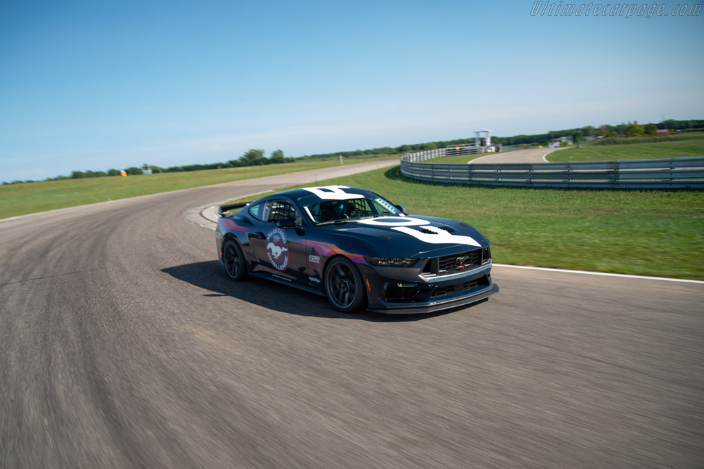 Ford Mustang Black Horse R