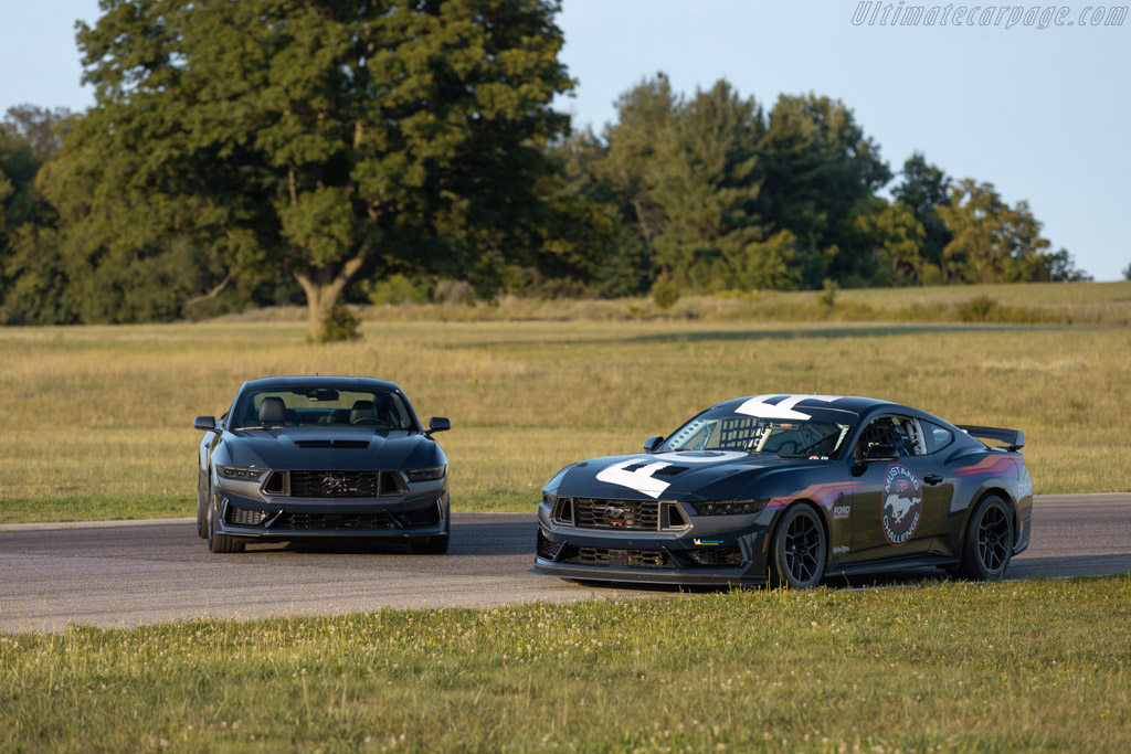 Ford Mustang Black Horse R
