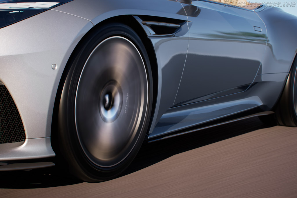 Aston Martin DB12 Volante