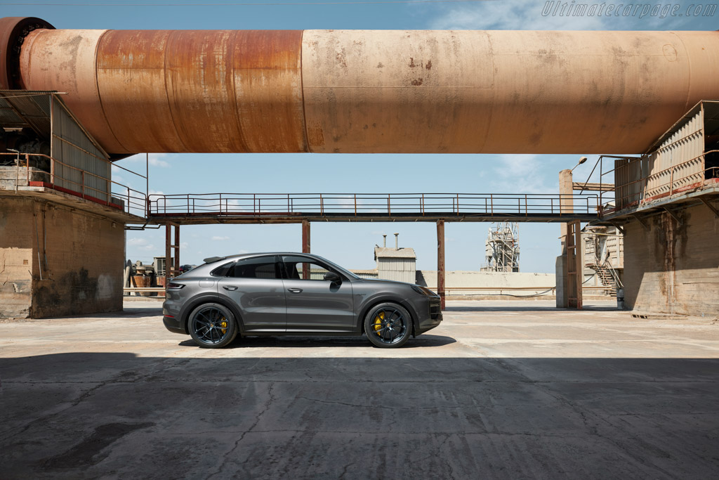 Porsche Cayenne Turbo E-Hybrid Coupé