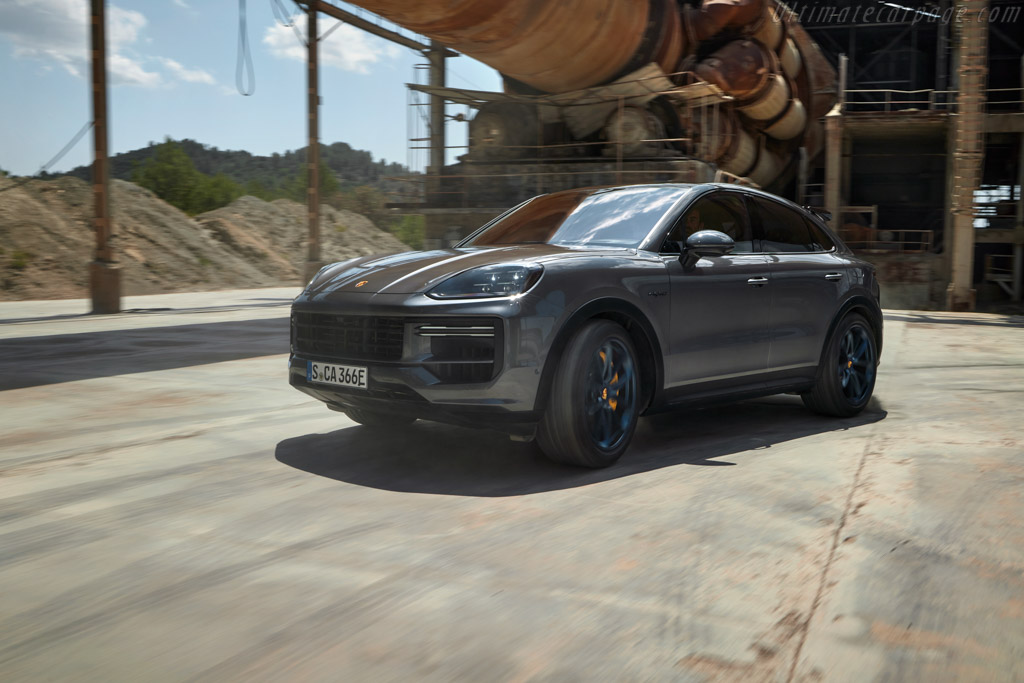 Porsche Cayenne Turbo E-Hybrid Coupé