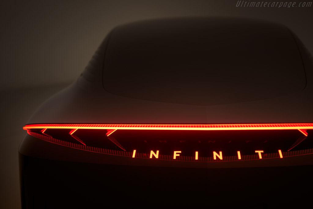 Infiniti Vision Qe