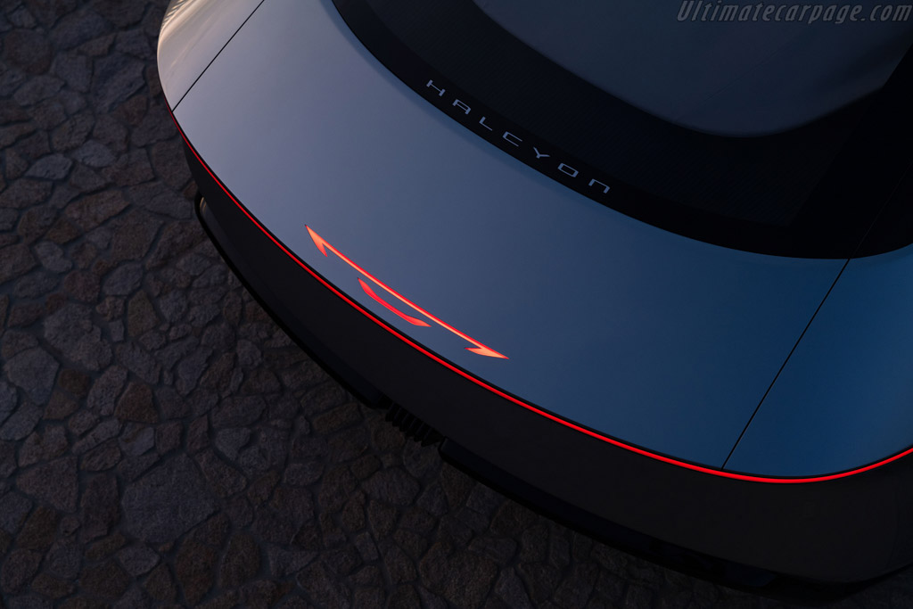 Chrysler Halcyon Concept