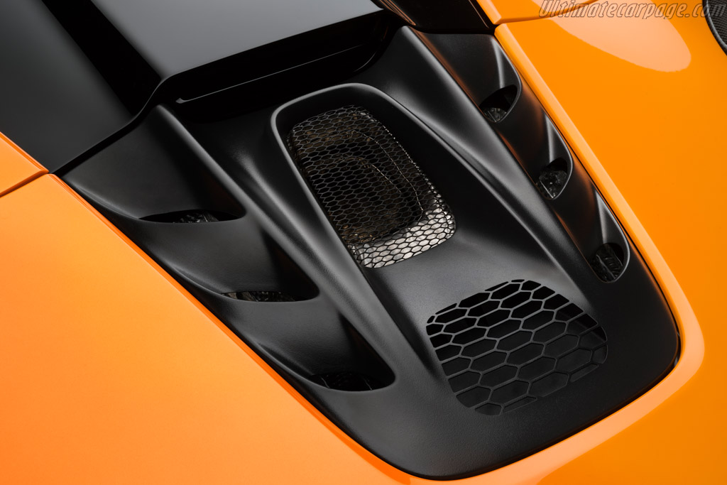McLaren Artura Spider