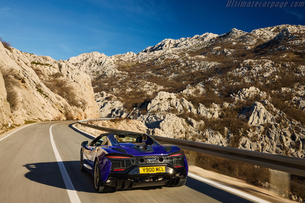 McLaren Artura Spider
