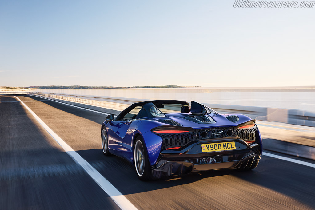 McLaren Artura Spider