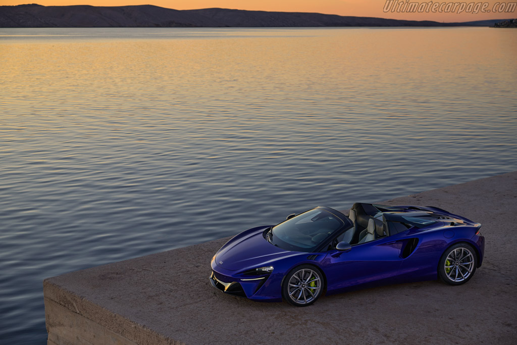 McLaren Artura Spider
