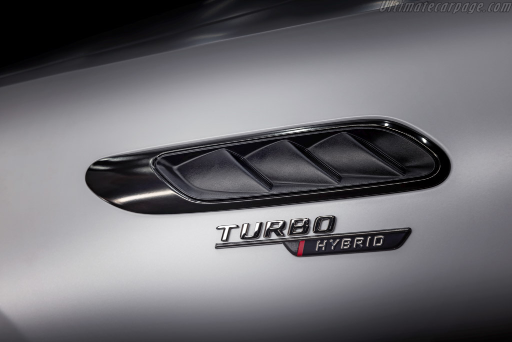 Mercedes-AMG E 53 Hybrid 4MATIC+ Saloon