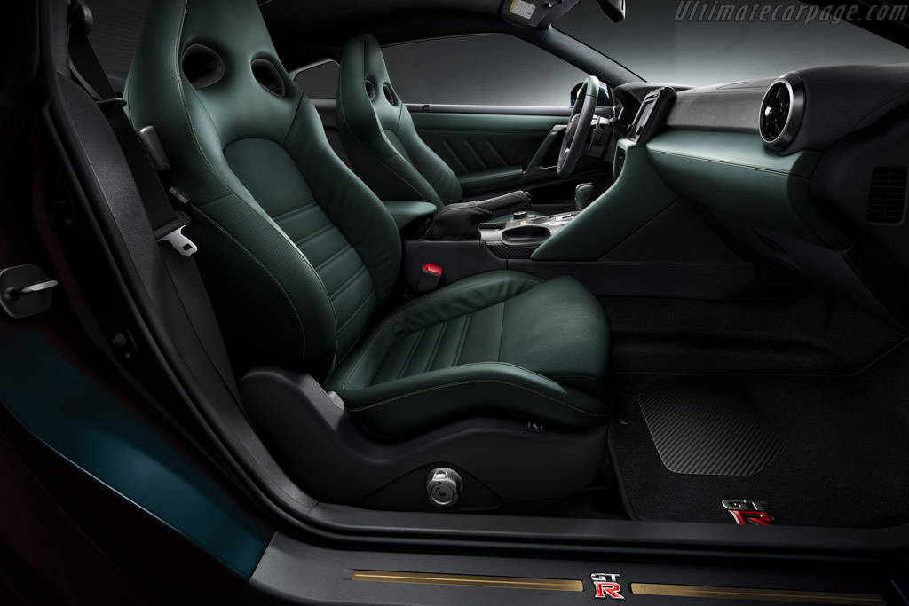 Nissan GT-R T-spec Takumi